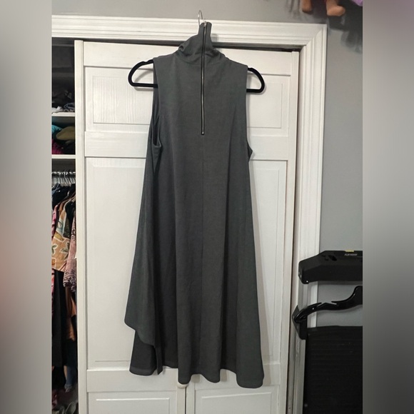 Assymetrical mock neck dress - Picture 3 of 3